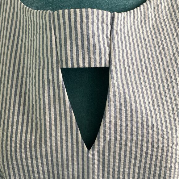 Ann Klein Women 10 Striped Blue White Sleeveless Seersucker Shift Dress Preppy - Picture 3 of 11